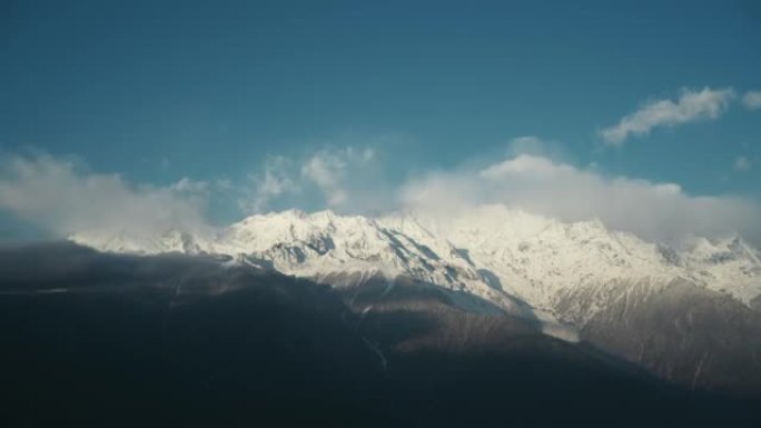 梅里雪山卡瓦格博峰的延时拍摄