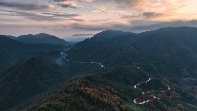 日出丛林峡谷山顶