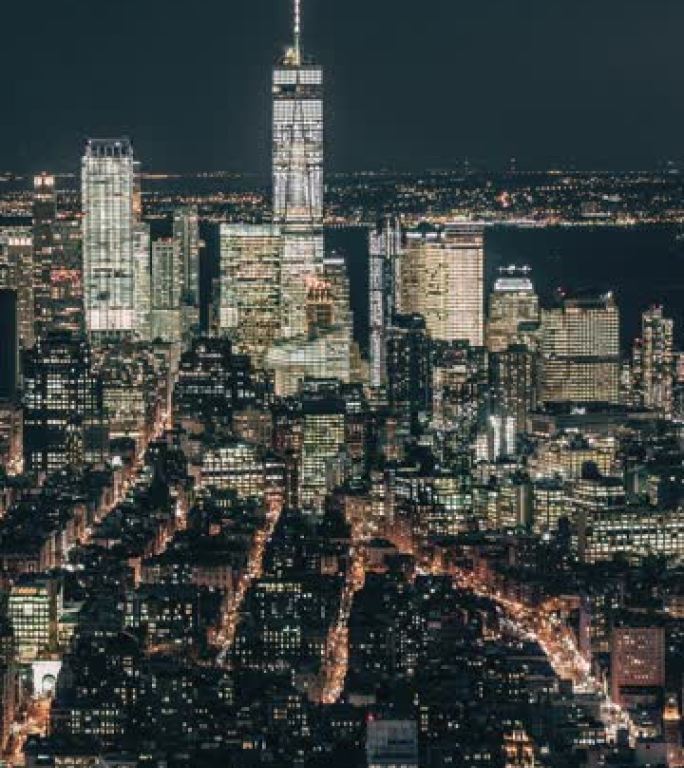 曼哈顿市中心夜间天际线的T/L鸟瞰图/纽约