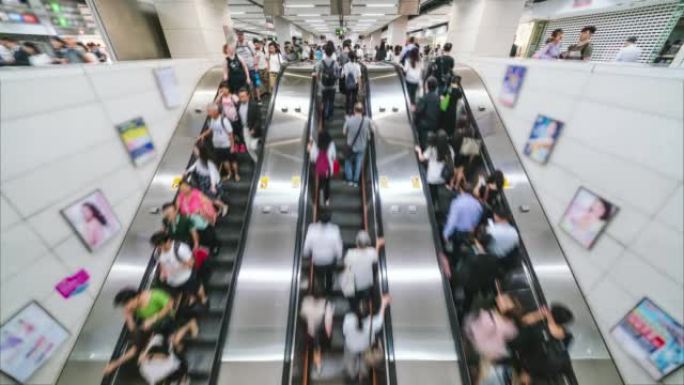 香港地铁自动扶梯高峰时段乘客和游客步行的时间流逝