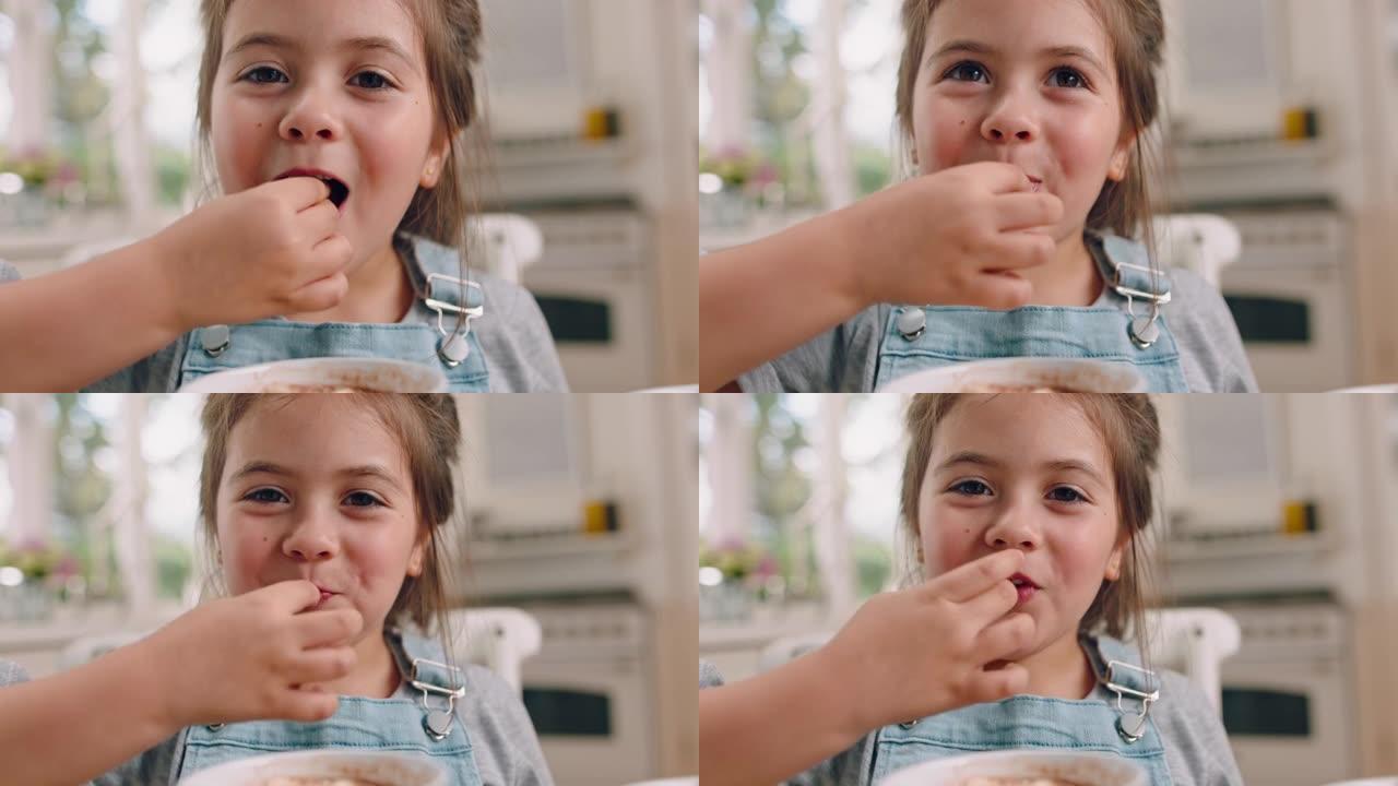 棉花糖，吃和脸的女孩与冰淇淋，甜食和舔手指在享受。微笑，快乐和肖像的孩子与甜点的幸福，快乐和享受在厨