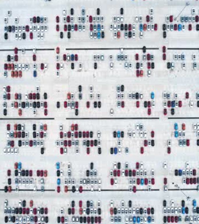 一排排新车的鸟瞰图