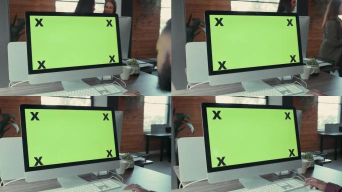 一个商人使用台式计算机的4k视频片段