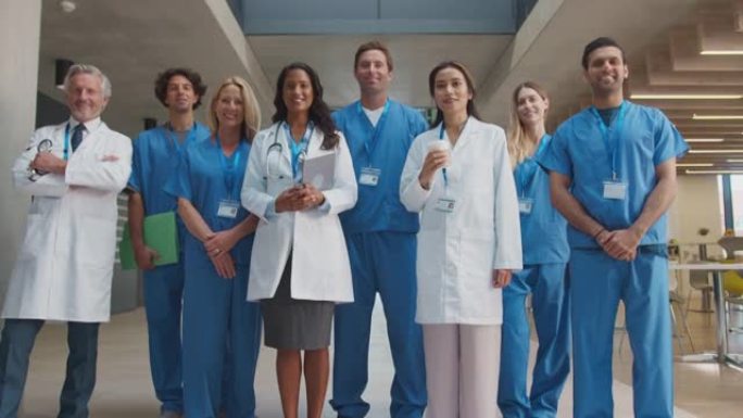 医院大楼内穿着制服的多元文化医疗队肖像