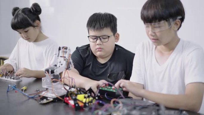 儿童学习机器人和工程系统及编程固定机器人