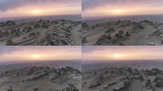 日落时分，雅丹城渐渐失去光明，变得沉寂