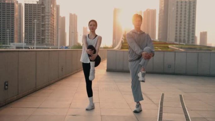 年轻夫妇早上锻炼夫妇外国慢跑运动健身奋斗