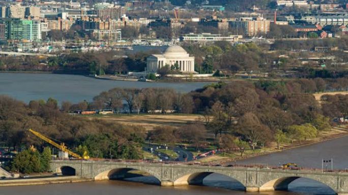 美国华盛顿特区的托马斯·杰斐逊纪念堂与桥和城市的时间流逝