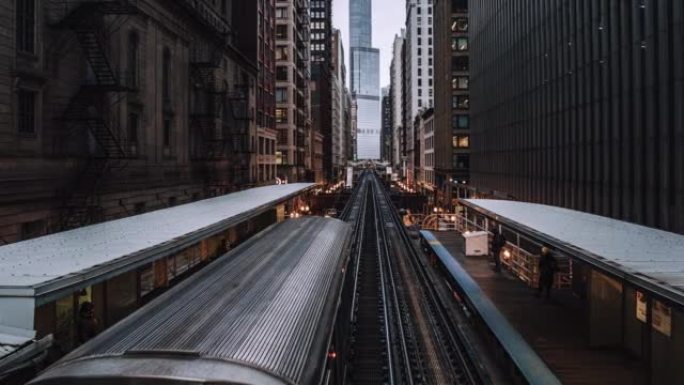 芝加哥环路地铁站的T/L平底锅高角度视图