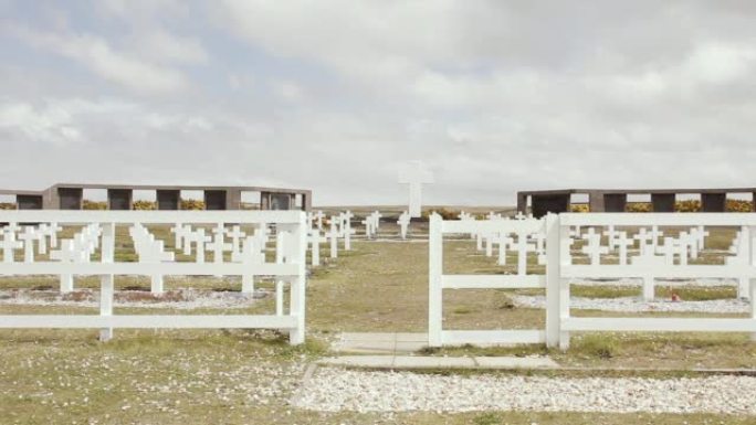 南大西洋福克兰群岛(马尔维纳斯群岛)达尔文的阿根廷军事公墓。