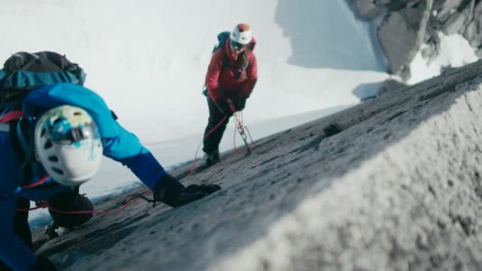 登山者外国人爬山实拍素材