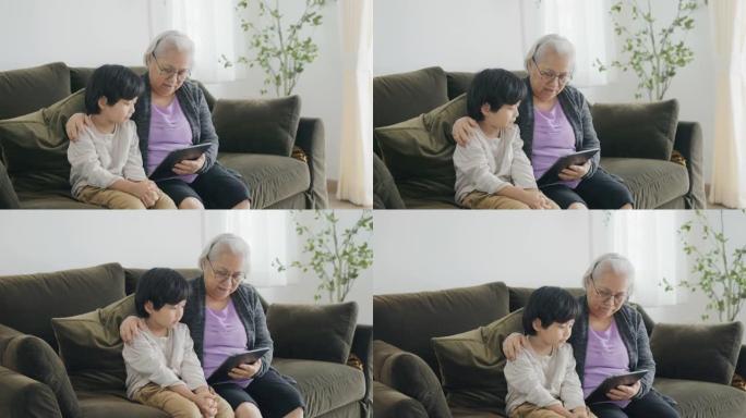祖母教孙子家庭作业。