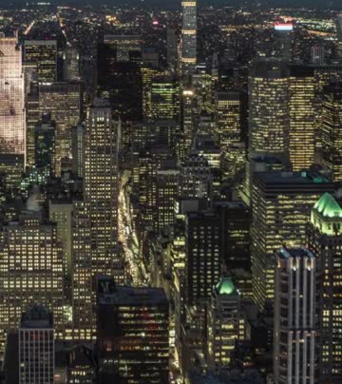曼哈顿中城天际线的T/L鸟瞰图，从黄昏到夜晚/纽约