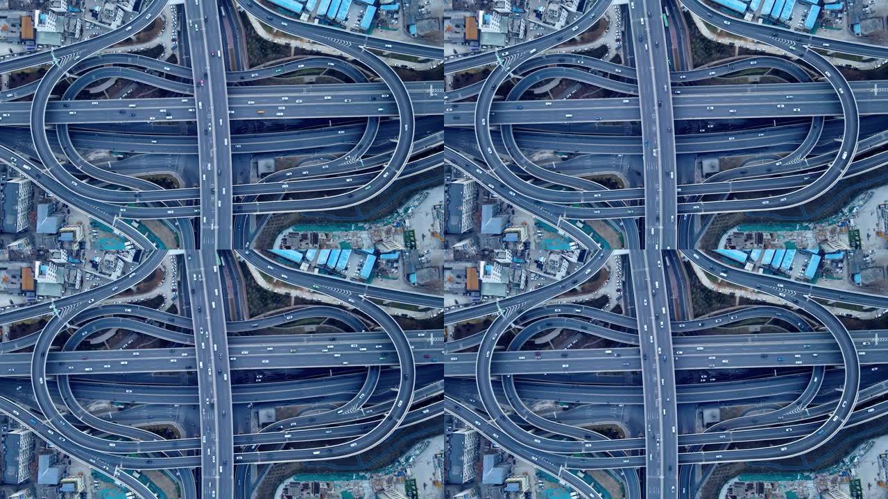城市立交桥路的俯视图