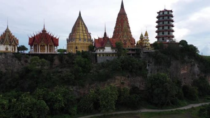 老虎洞庙 (Wat Tham Suea) 和泰国美丽的寺庙，在北碧府