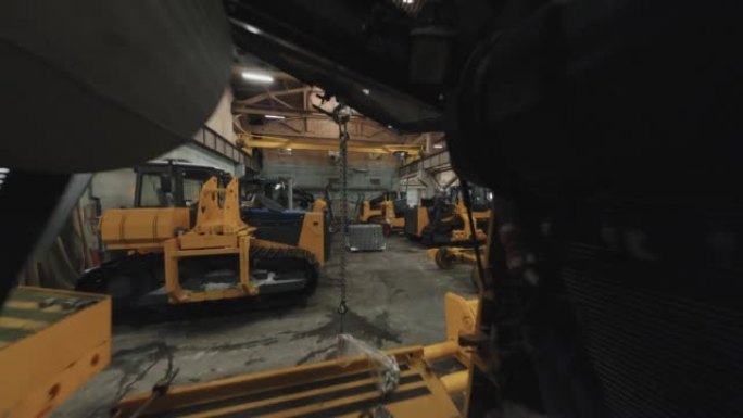 重型机械工厂视图厂房车间挖掘机