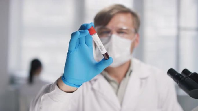 新型冠状病毒肺炎测试血液的科学家序列