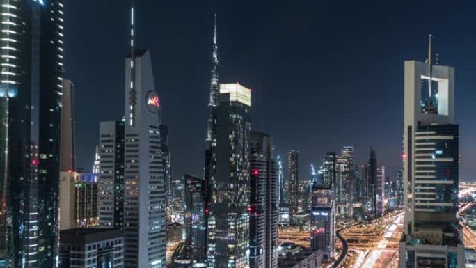 迪拜天际线的T/L TD鸟瞰图，黄昏到夜晚的过渡/阿联酋迪拜