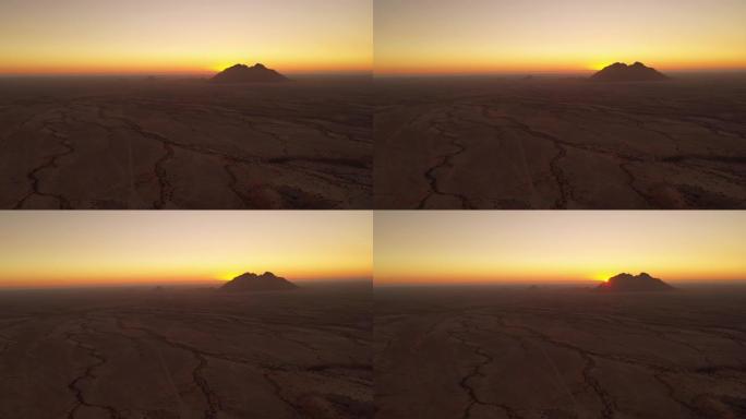 WS宁静的Spitzkoppe峰和日落时的沙漠景观，纳米比亚，非洲