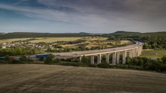 Vinxtbachtal上的公路桥 (autobahnbr ü cke)-空中射击