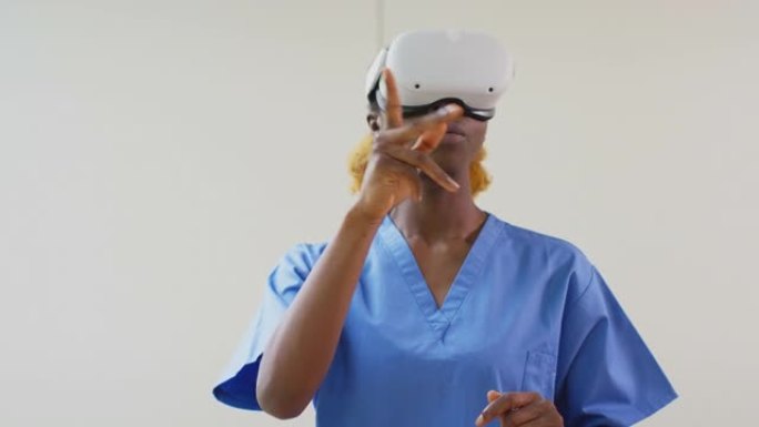 在医院使用VR耳机与AR技术互动的磨砂膏中的女护士或医生