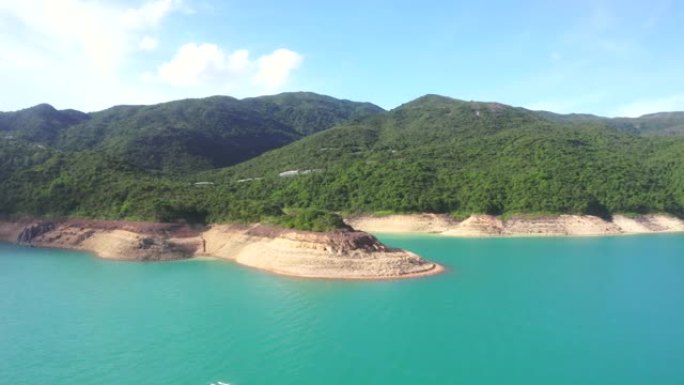 高岛水库因干旱而积水少，香港