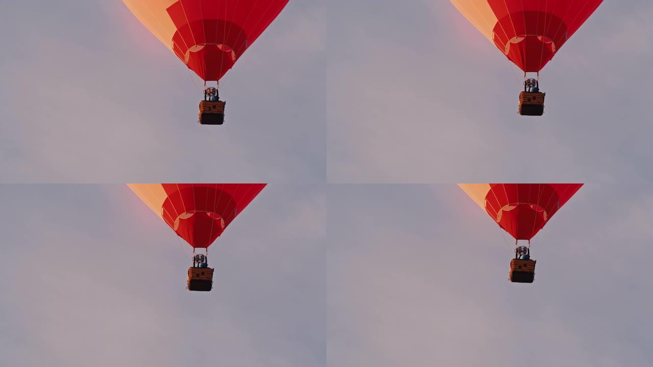空中上升的热气球热气球上升实拍素材