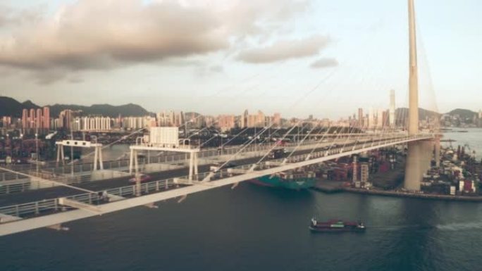 国际港口无人机与起重机装载集装箱在香港进出口业务物流