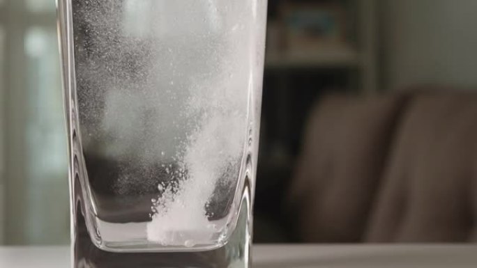 抗酸剂片剂溶于饮用水
