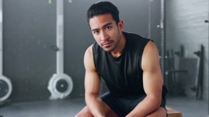男子肖像，健身和健康的健身房运动肌肉训练运动员。年轻冷静的亚洲男性，健康锻炼锻炼动机和健美运动员的愿