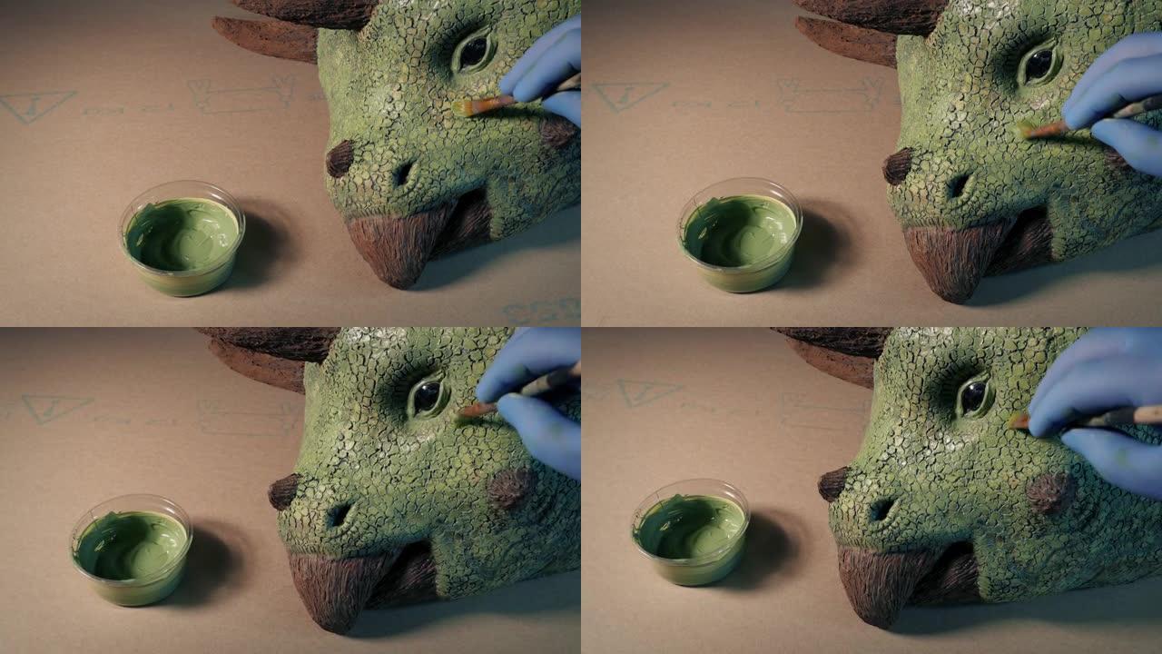 恐龙三角龙模型头被涂漆