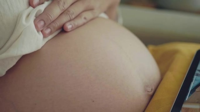 怀孕女性在家工作孕肚大肚子孕晚期