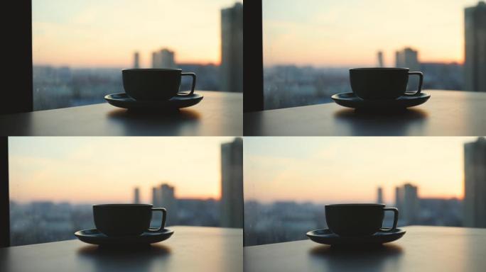 早上桌上的一杯咖啡
