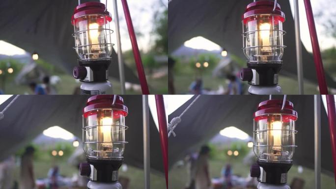 露营区的煤气灯，户外用餐特写