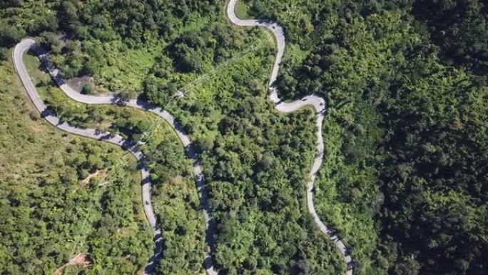 绿色森林中的道路绿色森林中的道路盘山公路