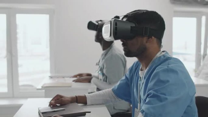 在医学课上使用VR或AR技术