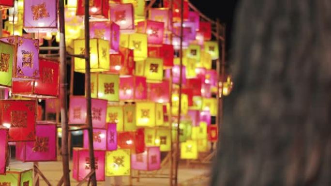 loi kathong节中的古董灯笼