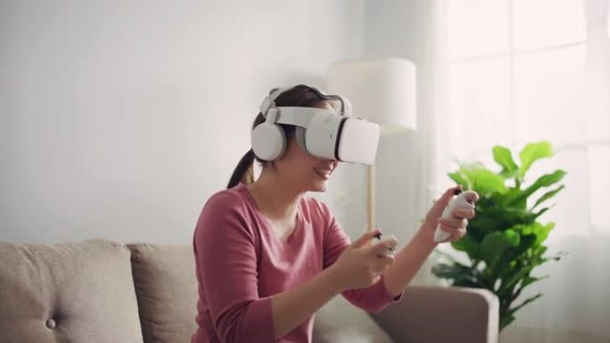 在家玩VR眼镜游戏
