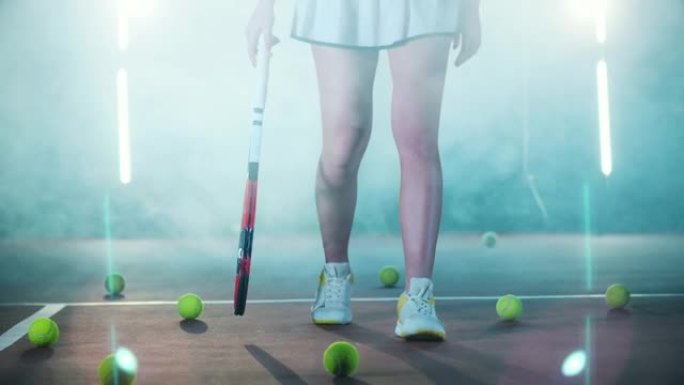 Lady player正沿着网球场散步