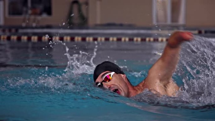 自适应截肢游泳运动员在室内游泳池游泳