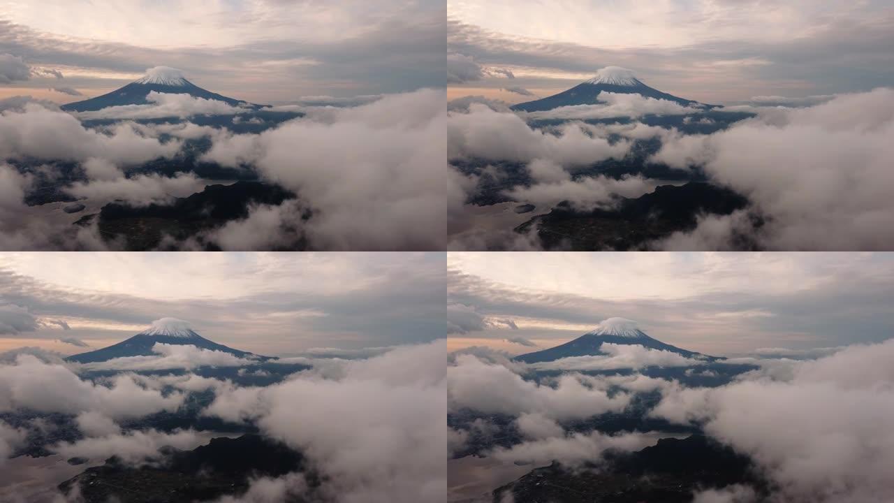 日出时云层上方的鸟瞰图。富士山，藤山，山梨，日本