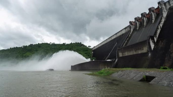 4K.水力发电大坝的延时溢洪道