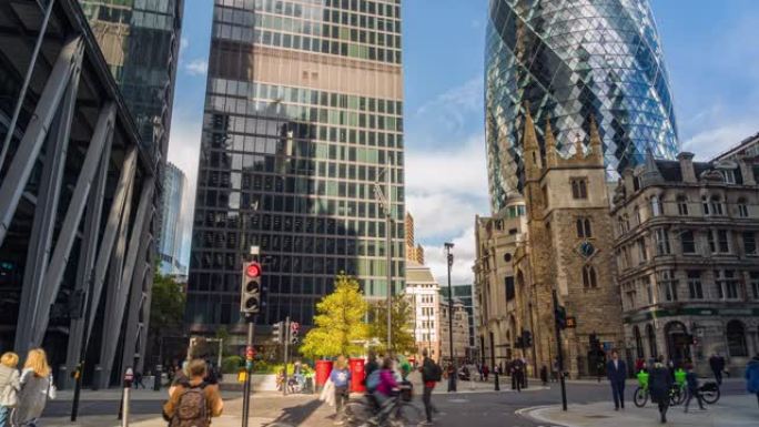 在英国伦敦市区金融区高峰时段步行的人群通勤商务办公室人员的时间流逝