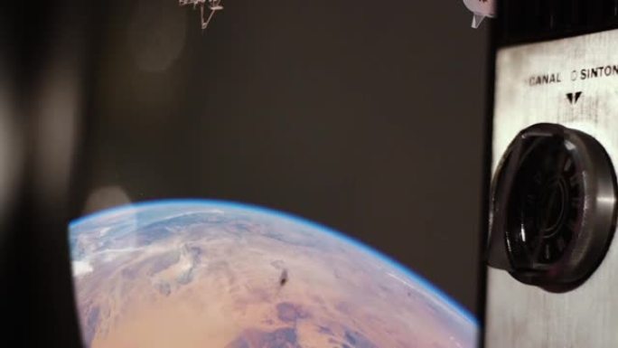从国际空间站在复古电视上看到的撒哈拉沙漠和非洲。