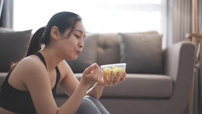 运动女性健康饮食品尝美食