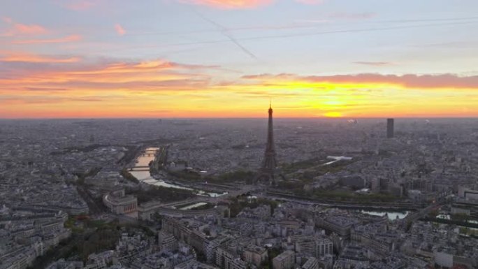 法国巴黎著名的埃菲尔铁塔鸟瞰图，暮色浪漫的天空。