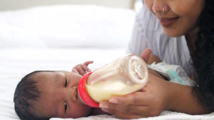 新手妈妈新生儿婴幼儿喂奶喝奶
