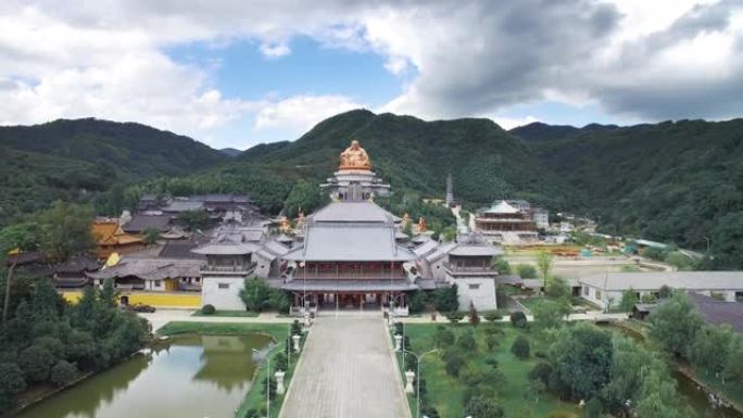 雪窦寺内的佛像寺庙建筑视频素材浙江旅游