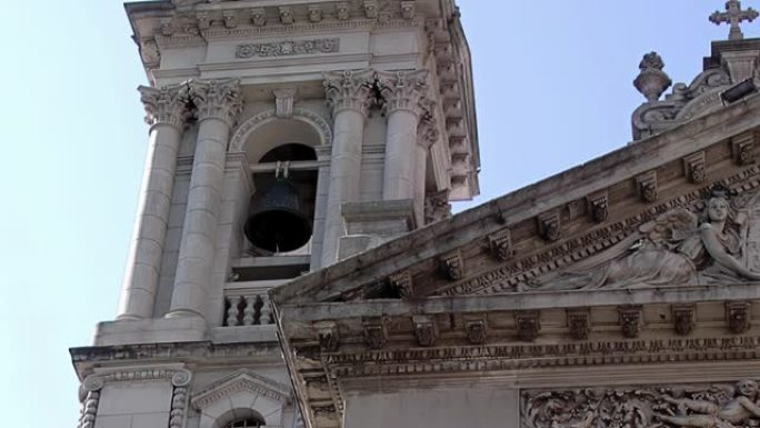 阿根廷圣达菲省罗萨里奥大教堂 (玫瑰圣母大教堂) 的钟楼和浮雕。