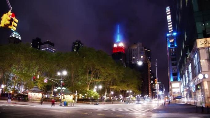 纽约夜街。科技灯红酒绿夜晚红路灯路口